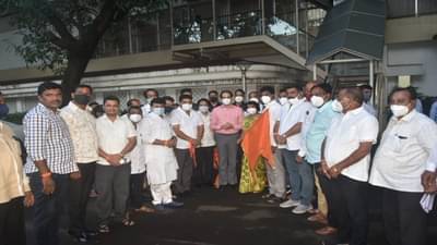 सिंधुदुर्गात राणेंना झटका, 2 नगरसेवकांचा शिवसेनेत प्रवेश; नितेश राणे म्हणतात येड्यांची जत्रा!