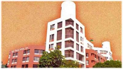 दहावीच्या विद्यार्थिनींना पुणे जिल्हा परिषदेचं गिफ्ट, प्रावीण्य मिळवणाऱ्या प्रत्येकाला 5 हजार रुपये