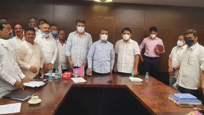 राज्यातील गटसचिवांना 20 महिन्यांनंतर पगार मिळणार?; रोहित पवारांची सहकार मंत्र्यासोबत सकारात्मक चर्चा