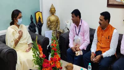 राष्ट्रीय पुरस्कार प्राप्त शिक्षकांचा शिक्षणमंत्र्यांकडून सत्कार, उस्मानाबाद आणि गडचिरोलीच्या शिक्षकांची कामगिरी