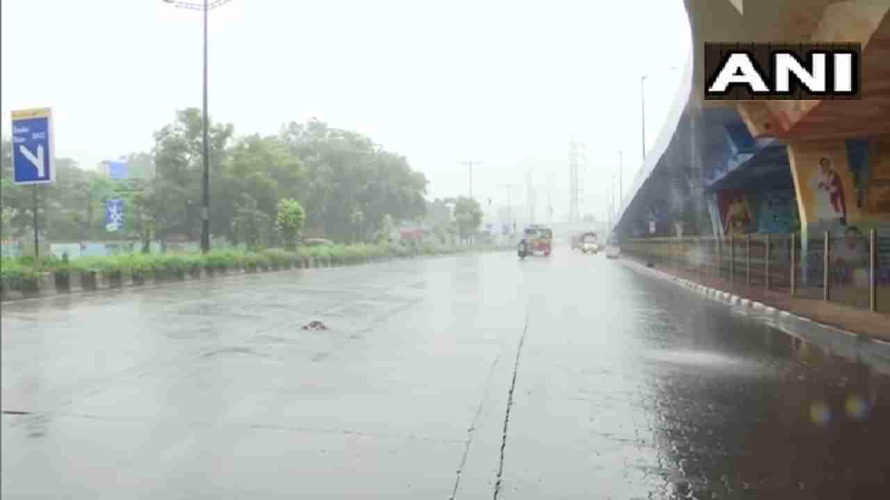 Mumbai Rains Maharashtra Weather : दक्षिण मुंबईत जोरदार पाऊस, राज्यात विविध ठिकाणी पावसाच्या सरी