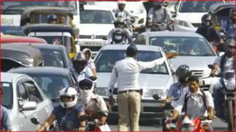 खोदलेले रस्ते, तुंबलेले पाणी अन् ट्रॅफिक जाम; प्रवासाच्यादृष्टीने मुंबई जगातील सर्वात तणावग्रस्त शहर खोदलेले रस्ते, तुंबलेले पाणी अन् ट्रॅफिक जाम; प्रवासाच्यादृष्टीने मुंबई जगातील सर्वात तणावग्रस्त शहर