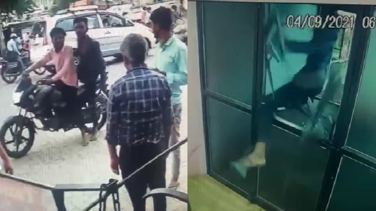 VIDEO | शस्त्राच्या धाकाने तोडफोड करत लूट, नागपुरात भरदिवसा दोन गुंडांचा हैदोस