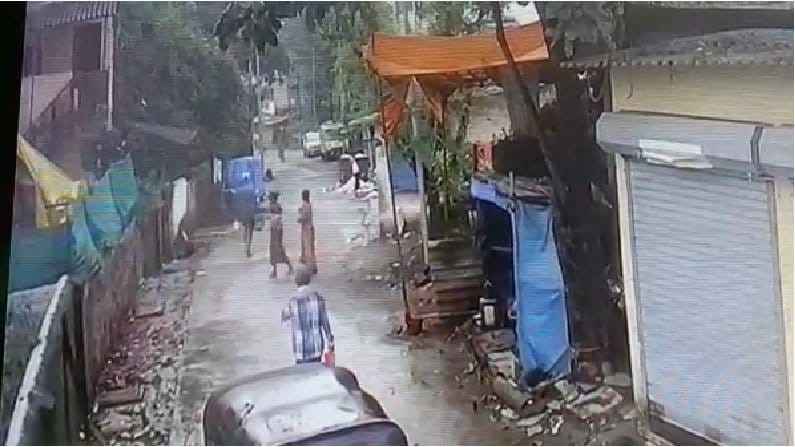 घरात लटकवलेली पँट चोरली, खिशातल्या एटीएम कार्डवरच आयता पिन नंबर सापडला, मग काय...