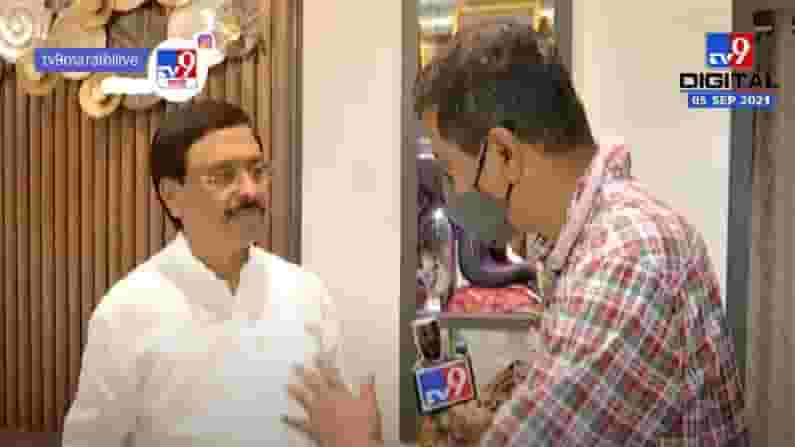 Video | नारायण राणे यांनी चिपी विमानतळासाठी 14 वर्ष काहीच केलं नाही - विनायक राऊत Video | नारायण राणे यांनी चिपी विमानतळासाठी 14 वर्ष काहीच केलं नाही - विनायक राऊत