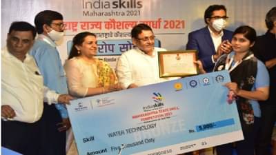 जागतिक कौशल्य स्पर्धेत पुरस्कार मिळविणाऱ्या युवकांना ऑलिम्पिकच्या धर्तीवर राज्य शासनामार्फत रोख पुरस्कार मिळणार