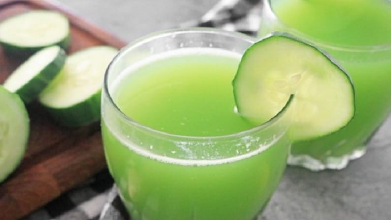 जर तुम्हाला वेगाने वजन कमी करायचे असेल तर तुम्ही तुमच्या आहारात अधिकाधिक काकडी घेतली पाहिजे. आपण काकडीचा रस घेतल्याने देखील वजन कमी होण्यास मदत मिळते. काकडीमध्ये भरपूर कॅलरी आणि फायबर असते.