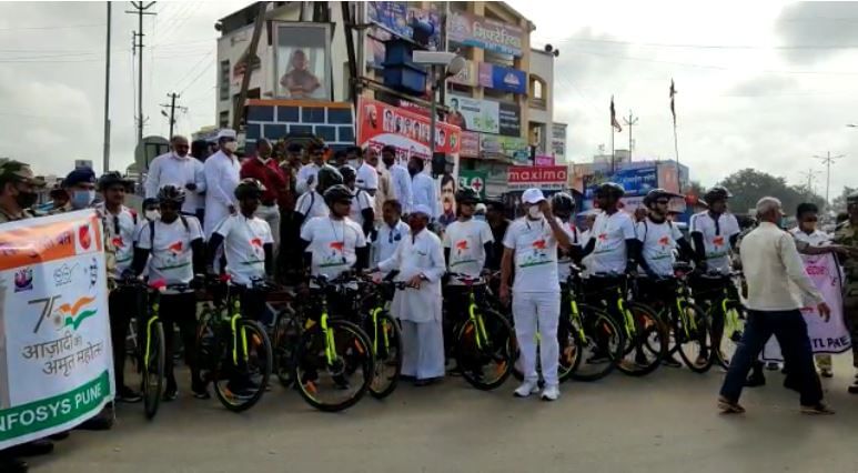 स्वातंत्र्याचा अमृत महोत्सव, CISF च्या जवानांकडून पुणे ते दिल्ली सायकल रॅली, जुन्नरवासियांकडून जल्लोषात स्वागत