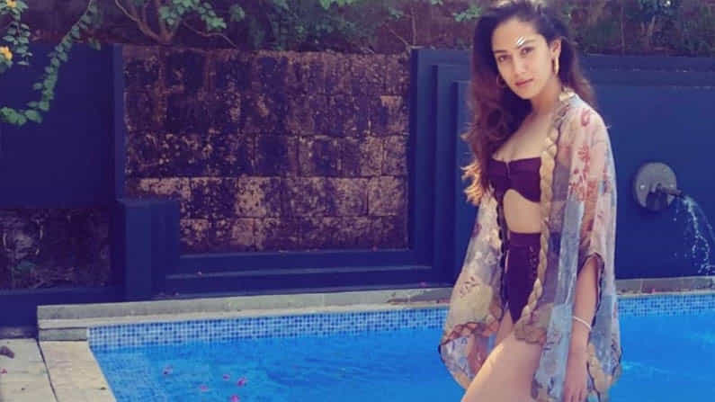 अभिनेता शाहिद कपूर (Shahid Kapoor) याची पत्नी मीरा राजपूत कपूर (Meera Rajput-Kapoor) ही एखाद्या ग्लॅमरस अभिनेत्रीपेक्षा कमी नाही. मीराची साधी फॅशन स्टाईल प्रत्येकाला आवडते. मीरा राजपूत-कपूरने या इंडस्ट्रीमध्ये अभिनेत्री नसतानाही स्वतःची वेगळी ओळख निर्माण केली आहे. मीरा आज (7 सप्टेंबर) तिचा 27वा वाढदिवस साजरा करत आहे. त्यांच्या वाढदिवसानिमित्त तिचे लाखो चाहते त्यांना शुभेच्छा देत आहेत.