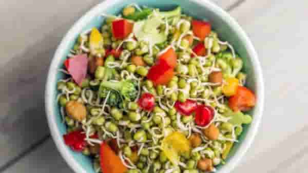 National Nutrition Week 2021 : अंकूर फुटलेले कडधान्य आरोग्यासाठी अत्यंत फायदेशीर, वाचा अधिक!