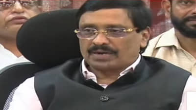 जितेंद्र आव्हाड म्हणतात, राष्ट्रवादीला सर्व मार्ग खुले; विनायक राऊत म्हणाले, बंधन नाही