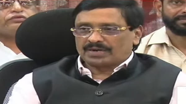 जितेंद्र आव्हाड म्हणतात, राष्ट्रवादीला सर्व मार्ग खुले; विनायक राऊत म्हणाले, बंधन नाही
