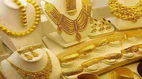 Gold Price Today : सोने आणि चांदीच्या किंमतीत मोठी घट, महिनाभरातील सर्वाधिक नीचांकी पातळीवर, जाणून घ्या 10 ग्रॅम सोन्याचे दर