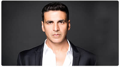 Happy Birthday Akshay Kumar | दिल्लीच्या चांदनी चौकपासून सुरु झालेला प्रवास मुंबईत येऊन यशाच्या शिखरावर पोहोचला, वाचा बॉलिवूडच्या ‘खिलाडी’बद्दल...