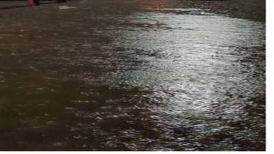 त्या तुफान पावसात रस्त्यावरच्या खड्ड्यात वाहून गेली तरुणी, स्थानिकांचा संताप, औरंगाबादमधली दुःखद घटना