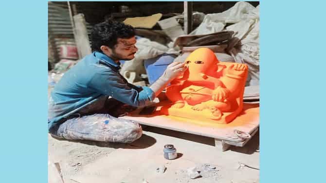 Festival Special: औरंगाबादचं आराध्य दैवत संस्थान गणपतीची उत्सवमूर्ती तयार, मूर्तीकार बगले कुटुंबियांचा मान