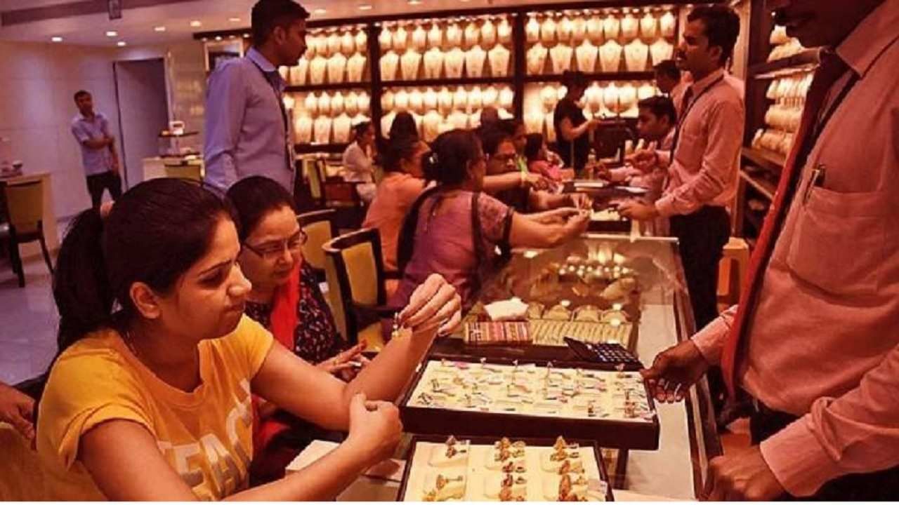 Aurangabad Gold: ऐन सणातही सोन्याची लोळण, खरेदीचा विचार असेल तर गुंतवणुकीची हीच संधी