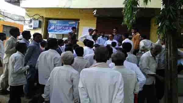 ऑनलाईन की ऑफलाईन ? शेतकरी संभ्रमात, अधिकारी निर्धास्त