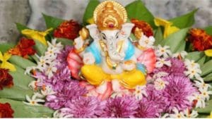 Ganpati Decoration Ideas: बाप्पाच्या आगमनाचे स्वागत करताय ना... मग असे सजवा घर; वाचा 5 सोपे मार्ग!