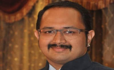 काँग्रेस जिल्हाध्यक्ष धवलसिंह मोहिते-पाटलांसह 12 जणांवर गुन्हा, जमावबंदी आदेशाचं उल्लंघन