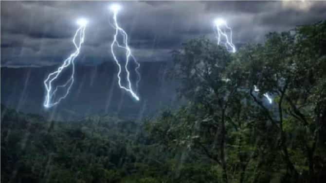 सरावासाठी मैदानावर उतरले अन् वीज कोसळली, पूर्ण शरीर भाजल्यामुळे नागपुरात 2 खेळाडूंचा जागीच मृत्यू
