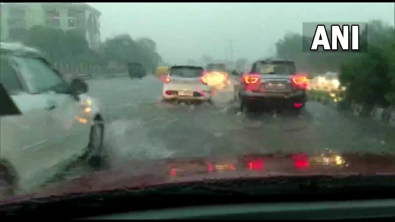 Weather Forecast : दिल्लीत पाणी तुंबलंय.. महाराष्ट्रात पुढच्या चार दिवसात मुसळधार ते अतिमुसळधार, IMD कडून अलर्ट जारी