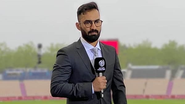 Manchester Test : त्या रात्री भारतीय खेळाडू रात्री 3 वाजेपर्यंत झोपले नाहीत, टीम इंडियाच्या टीकाकारांना दिनेश कार्तिकची सडेतोड उत्तरं