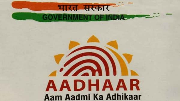 नोकरदारांची चिंता मिटली; आधारकार्ड UAN नंबरशी लिंक करण्याची मुदत 1 डिसेंबरपर्यंत वाढवली