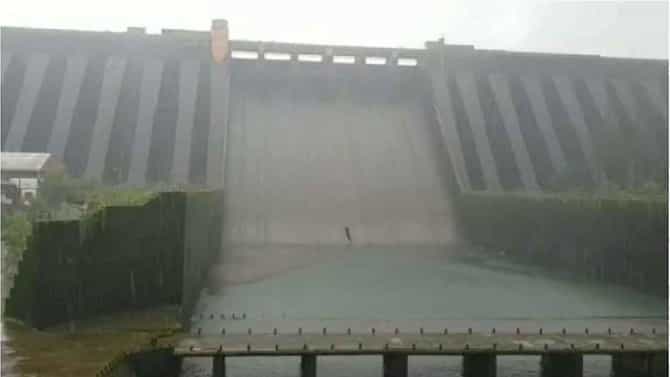 कोयना धरणाच्या सहा दरवाजातून पाण्याचा विसर्ग सुरु होणार, नदीकाठच्या गावांना सतर्कतेचा इशारा
