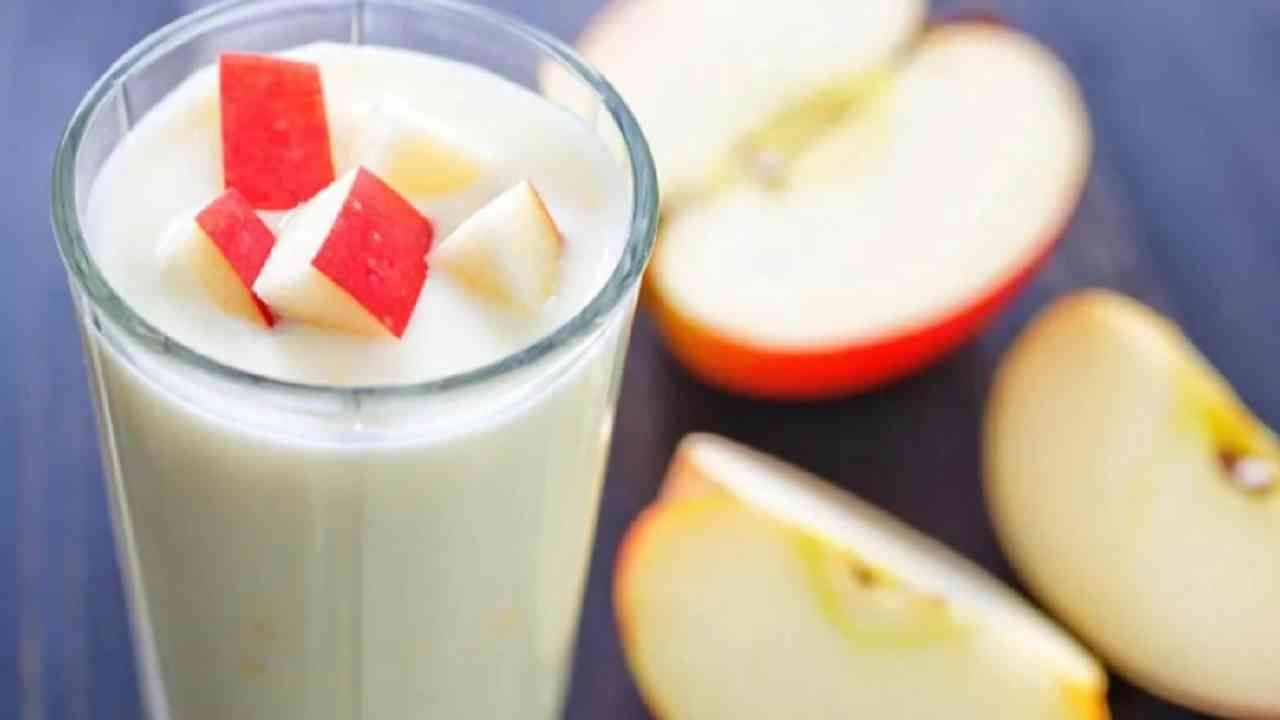 Apple Milkshake Recipes : घरच्या-घरी पाच मिनिटांत अ‍ॅपल मिल्कशेक बनवा, पाहा रेसिपी!