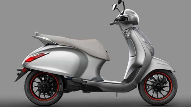 महाराष्ट्र-कर्नाटकमधील बाजारात धुमाकूळ, Bajaj ची Electric Scooter आणखी दोन शहरात दाखल