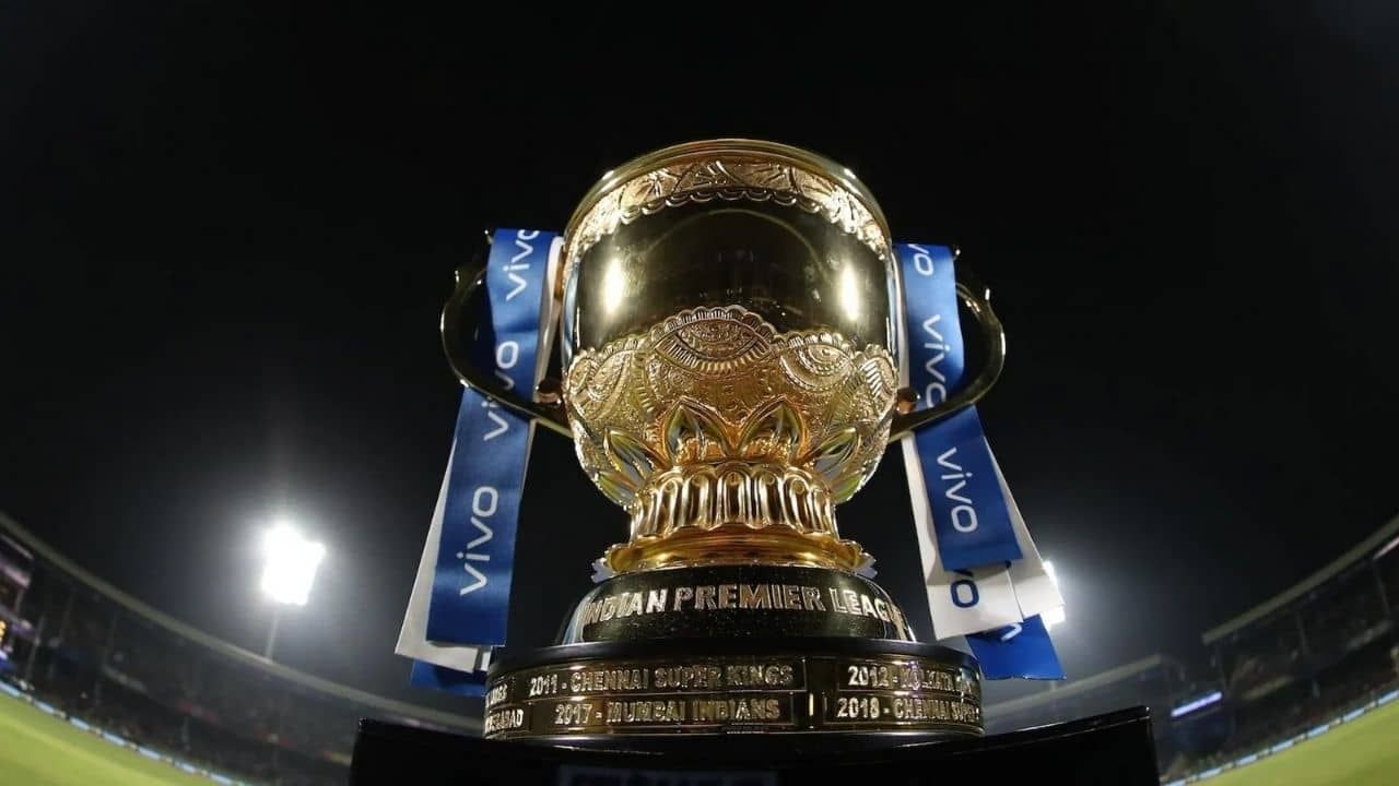 IPL 2021 : दुनिया हिला देंगे हम..., BCCI चा मोठा निर्णय, दोन वर्षांनी प्रेक्षक मैदानात परतणार!