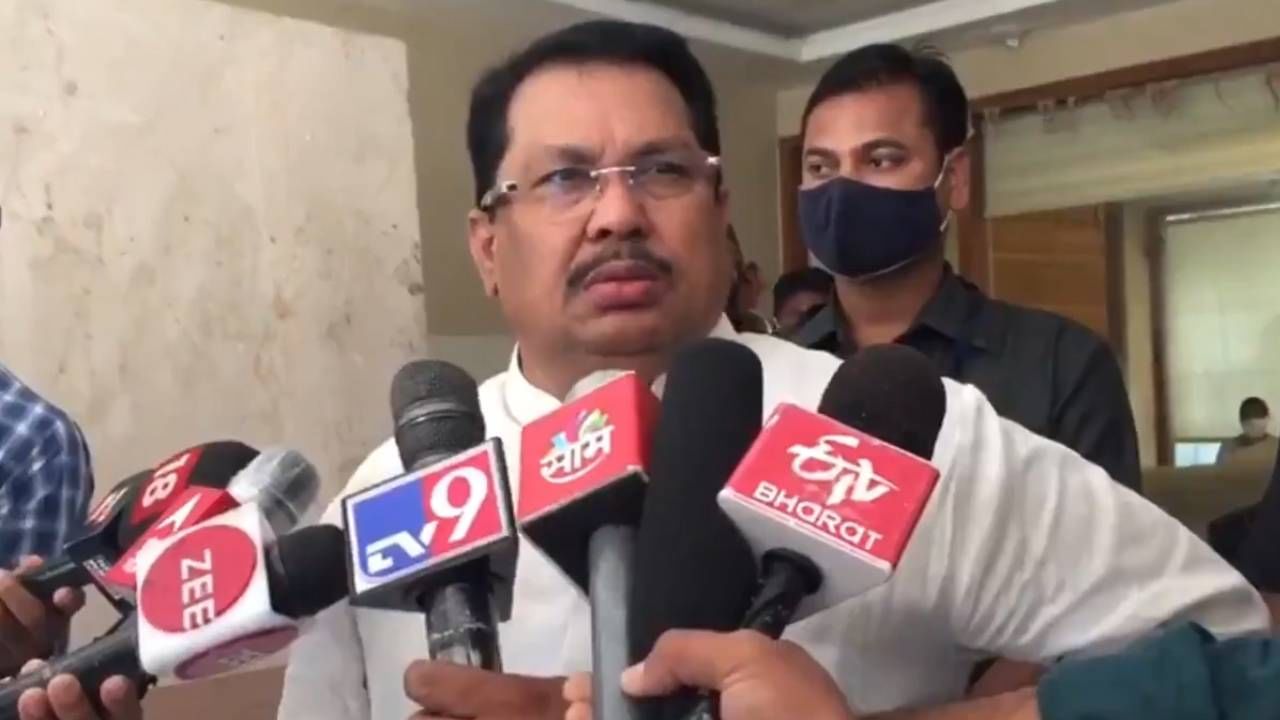 जिल्हा परिषदेच्या निवडणुका ओबीसी विरुद्ध ओबीसीच होतील, ओबीसी विरुद्ध ओपन होणार नाही; वडेट्टीवार यांचं मोठं विधान जिल्हा परिषदेच्या निवडणुका ओबीसी विरुद्ध ओबीसीच होतील, ओबीसी विरुद्ध ओपन होणार नाही; वडेट्टीवार यांचं मोठं विधान
