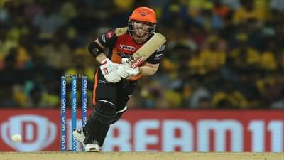 VIDEO: आयपीएलमधील या धुरंदर खेळाडूचा विलगीकरणातही सराव, हॉटेल रुममध्येच सुरु केली बॅटिंगची प्रॅक्टीस