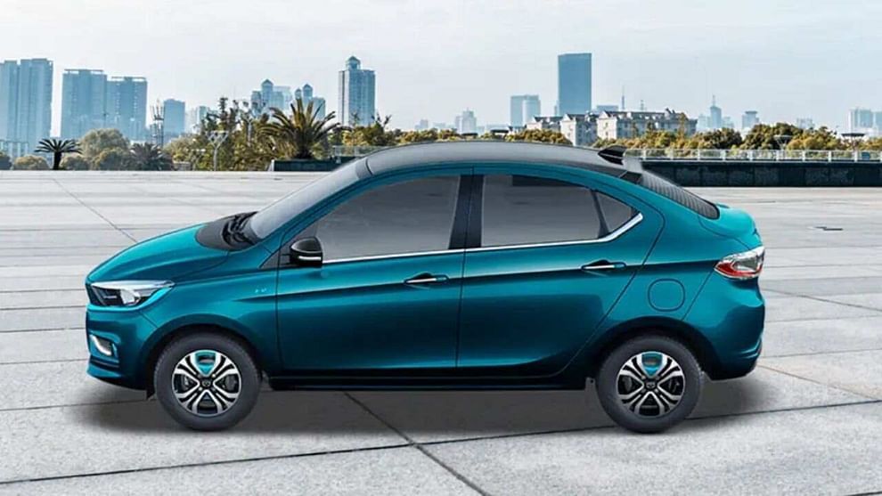 मुंबईत टाटाच्या 'या' EV ची जोरदार क्रेझ, अवघ्या काहीच दिवसांत बुकिंग्सचं शतक मुंबईत टाटाच्या 'या' EV ची जोरदार क्रेझ, अवघ्या काहीच दिवसांत बुकिंग्सचं शतक
