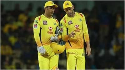IPL 2021 : आयपीएल सुरु होण्यापूर्वीच धोनीला झटका, पहिल्याच सामन्यात संकट, विश्वासू खेळाडू बाहेर!