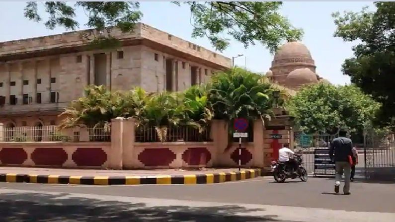 सोशल मीडियावरील पोस्ट डिलीट करणे, म्हणजे पुरावा नष्ट करण्याचा प्रकार, हायकोर्टाचं महत्वपूर्ण निरीक्षण सोशल मीडियावरील पोस्ट डिलीट करणे, म्हणजे पुरावा नष्ट करण्याचा प्रकार, हायकोर्टाचं महत्वपूर्ण निरीक्षण