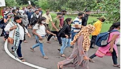 जीव प्यारा असेल, तर हेल्मेट घाला बाबांनो; 500 दुचाकीस्वारांचे दोन तास समुपदेशन!