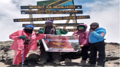 आफ्रिका खंडातील सर्वोच्च शिखरावर फडकवला तिरंगा, पुण्यातील डॉ. मनीषा सोनवणेंनी सर केले माऊंट किलीमांजारो