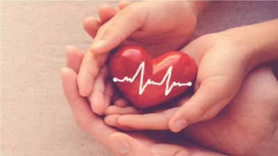 पोटच्या मुलीचा पुण्यात अचानक मृत्यू, मन घट्ट करुन केले अवयवांचे दान, तब्बल 6 जणांना जीवदान