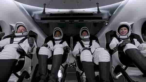 SpaceX : नव्या पर्वाची सुरुवात, सर्वसामान्य लोक अंतराळात, स्पेसएक्सने इतिहास रचला!
