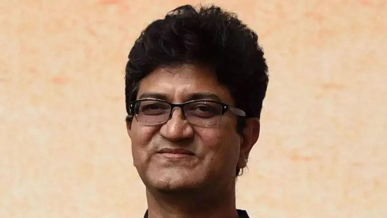 Happy Birthday Prasoon Joshi | ‘माँ’पासून ते ‘हम तुम’पर्यंत, प्रसून जोशींच्या लेखणीतून उतरलेली ‘ही’ गाणी श्रोत्यांच्या कानाला करतात तृप्त!