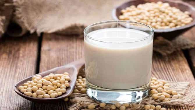 वजन कमी करण्यासाठी आणि उत्तम आरोग्यासाठी या प्रथिनेयुक्त दुधांचा आहारात समावेश करा!