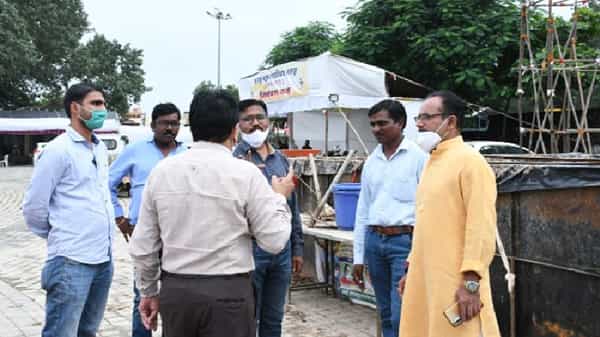 नागपूर महानगरपालिके तर्फे शहरातील सर्व तलावात श्री गणेश मूर्तीच्या विसर्जनावर बंदी घालण्यात आलीय.
