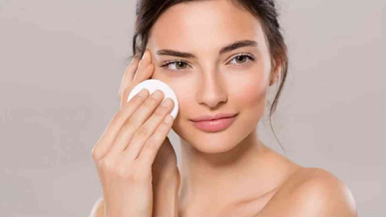 Skin Care Tips :स्वच्छ आणि चमकदार त्वचेसाठी होममेड टोनर बनवा आणि निरोगी त्वचा मिळवा!