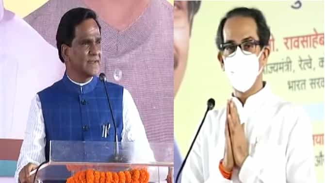 मॅनेजर म्हणाला, दानवेंना बोलवा, रावसाहेब म्हणाले, अहो मीच तो, 65 रुपयांच्या चेकच्या किस्स्याने मुख्यमंत्रीही खळखळून हसले!