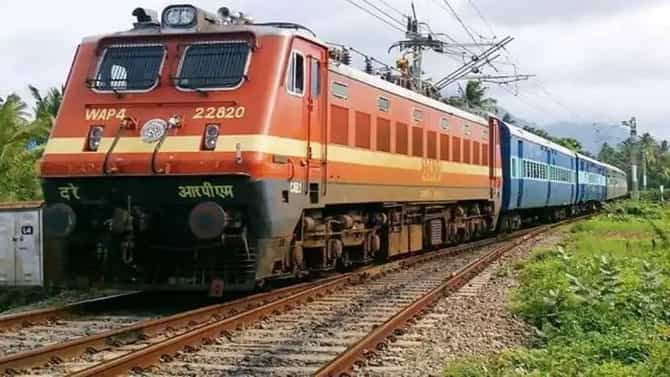 प्रवाशांनो लक्ष द्या! रेल्वेने कोविड मार्गदर्शक तत्त्वे 6 महिन्यांसाठी वाढवली, तर 500 रुपये दंड लागणार