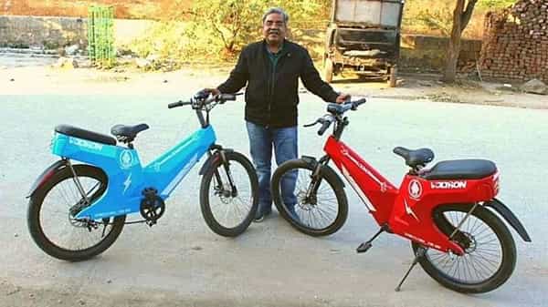व्होल्ट्रॉन इलेक्ट्रिक सायकल सिंगल चार्जवर 75 किमी ते 100 किमी पर्यंत धावते आणि या सायकलचं टॉप टॉप स्पीड 25 किमी प्रतितास इतकं आहे. ही सायकल लिथियम फॉस्फेट बॅटरी, मिड-ड्राइव्ह मोटरसह सुसज्ज आहे आणि यावर एक पिलर रायडरदेखील अॅडजस्ट होऊ शकतो.