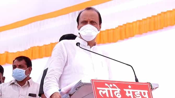 तुम्ही कारणं सांगू नका, जरा माझ्या गतीने कामे करा, अजितदादांच्या अधिकाऱ्यांना कानपिचक्या