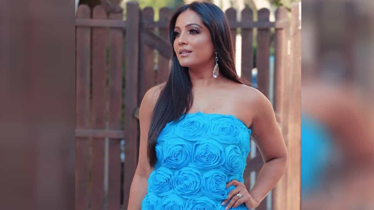 'कालियो का चमन' या गाण्याने रातोरात प्रसिद्धी मिळवणारी अभिनेत्री मेघना नायडू हिचा आज वाढदिवस आहे. मेघना नायडू हिचा जन्म 19 सप्टेंबर 1980 रोजी विजयवाडा, आंध्र प्रदेशात झाला. 'कलियो का चमन'ने मेघनाला इतके स्टारडम दिले की, पार्टी असो किंवा फंक्शन असो, हे गाणे सर्वत्र लोकांच्या जिभेवर होते. त्या काळात मुलींनीही मेघनाच्या गाण्यात केलेल्या स्टेप्स कॉपी करण्याचा प्रयत्न सुरू केला.